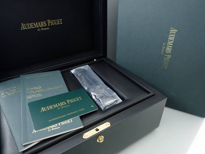 オーデマピゲ ロイヤルオーク コンセプト フライング トゥールビヨン GMT Ref.26589IO.OO.D002CA.01 チタン ブラック文字盤