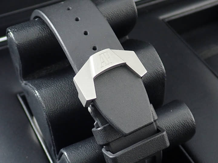 オーデマピゲ ロイヤルオーク コンセプト フライング トゥールビヨン GMT Ref.26589IO.OO.D002CA.01 チタン ブラック文字盤