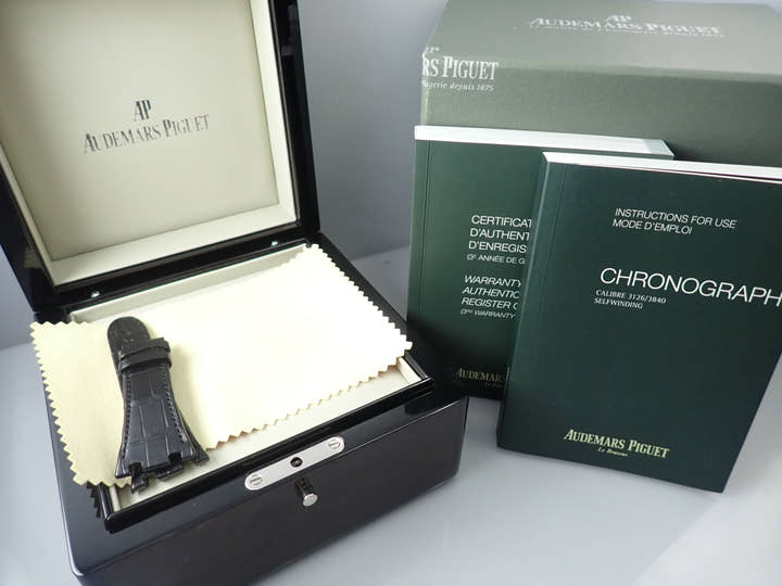 オーデマピゲ ロイヤルオーク オフショア GINZA7 Ref.26205AU.OO.D002CR.01 カーボン ブラック文字盤