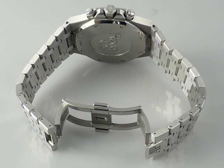 オーデマピゲ ロイヤルオーク Ref.26331ST.OO.1220ST.03 シルバー文字盤 中古 royal-oak-213