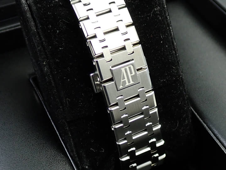 オーデマピゲ ロイヤルオーク Ref.15400ST.OO.1220ST.02 ステンレススチール シルバー文字盤