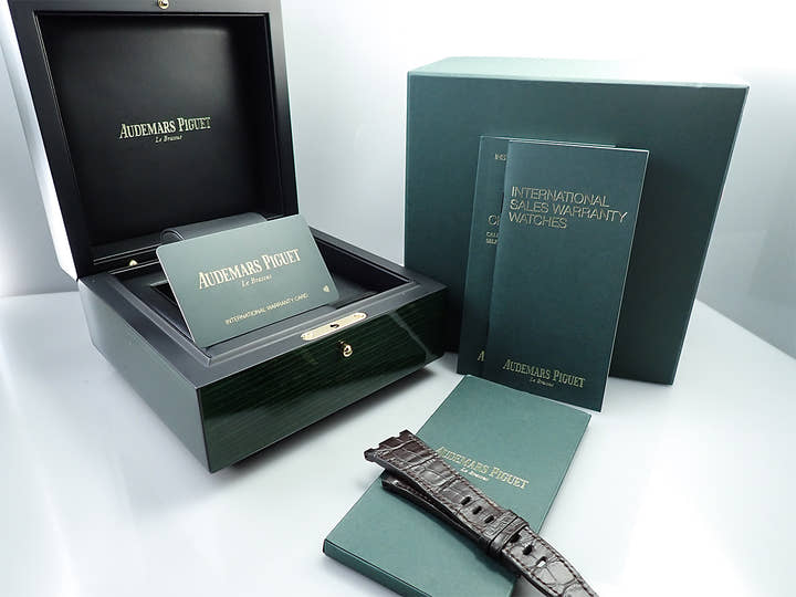 Audemars Piguet Royal Oak Offshore Chronograph <Warranty, Box, etc.>