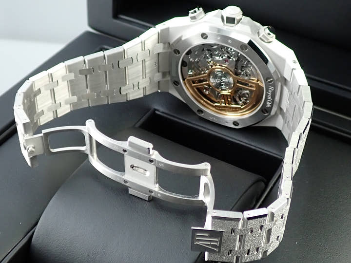 Audemars Piguet Royal Oak Frosted Gold Chronograph Ref. 26239BC.GG.1224BC.02 White Gold Black Dial