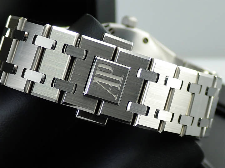 オーデマピゲ ロイヤルオーク クォーツ Ref.67650ST.OO.1261ST.01 ステンレススチール ブラック文字盤