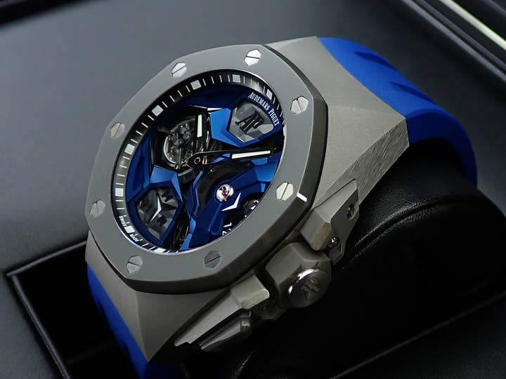 オーデマピゲ ロイヤルオーク コンセプト フライング トゥールビヨン GMT Ref.26589IO.OO.D030CA.01 チタン ブルー文字盤