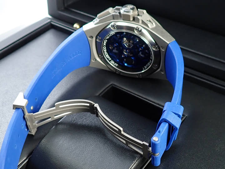 オーデマピゲ ロイヤルオーク コンセプト フライング トゥールビヨン GMT Ref.26589IO.OO.D030CA.01 チタン ブルー文字盤