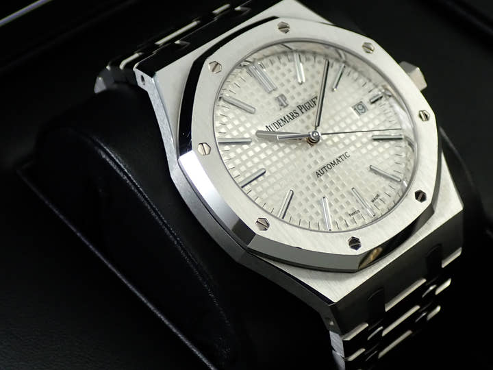 オーデマピゲ ロイヤルオーク Ref.15400ST.OO.1220ST.02 ステンレススチール シルバー文字盤