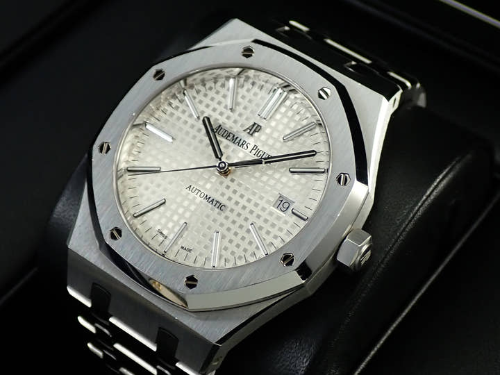 オーデマピゲ ロイヤルオーク Ref.15400ST.OO.1220ST.02 ステンレススチール シルバー文字盤