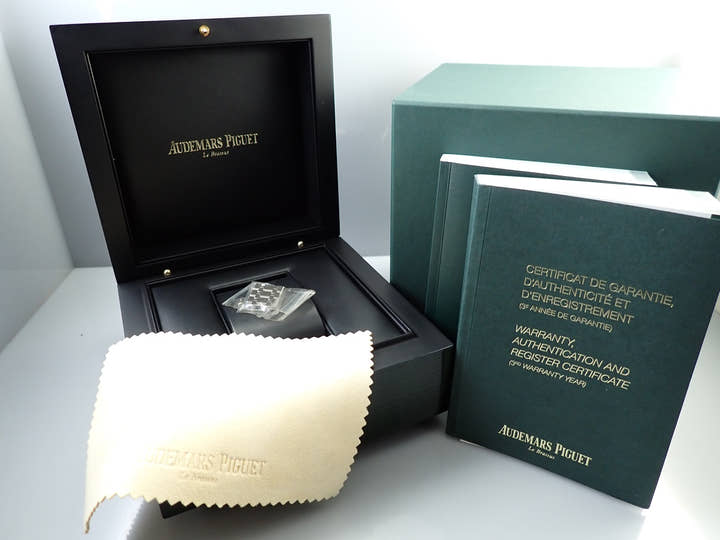 オーデマピゲ ロイヤルオーク Ref.15400ST.OO.1220ST.02 ステンレススチール シルバー文字盤