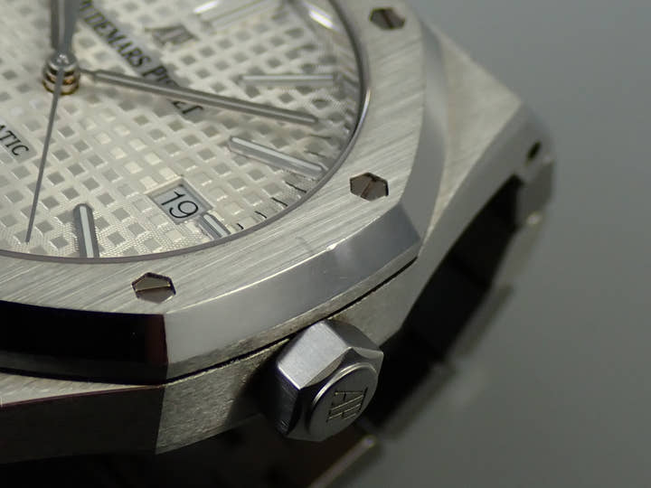 オーデマピゲ ロイヤルオーク Ref.15400ST.OO.1220ST.02 ステンレススチール シルバー文字盤