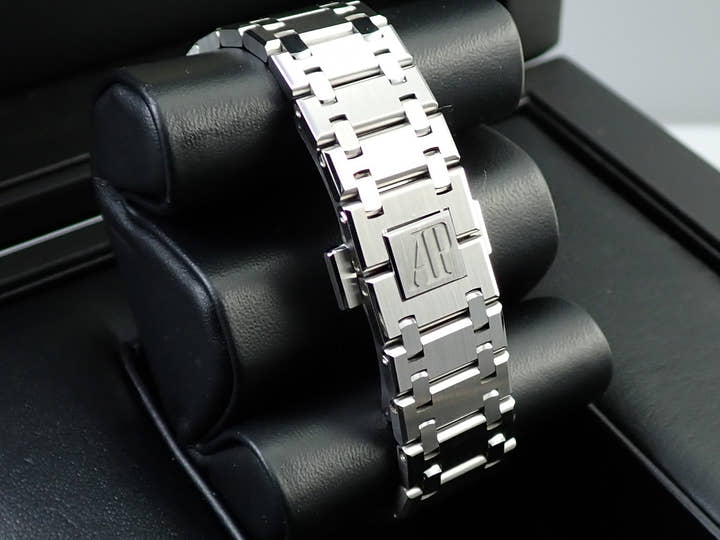 オーデマピゲ ロイヤルオーク ジャンボ エクストラ シン Ref.15202ST.OO.1240ST.01 ステンレススチール ブルー文字盤