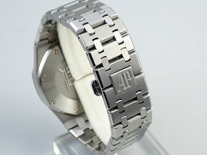 オーデマピゲ ロイヤルオーク デイデイト Ref.26330ST.OO.1220ST.01 ステンレススチール ブラック文字盤