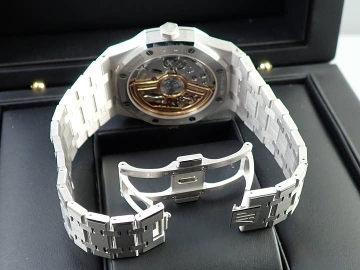 オーデマピゲ ロイヤルオーク Ref.15503BC.OO.1220BC.01 ホワイトゴールド ブルー文字盤