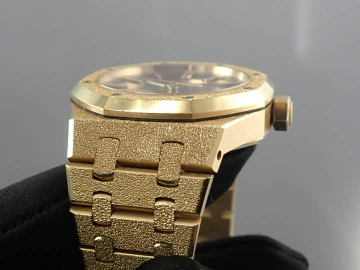 オーデマピゲ ロイヤルオーク フロステッドゴールド Ref.15454BA.GG.1259BA.02 イエローゴールド シルバー文字盤