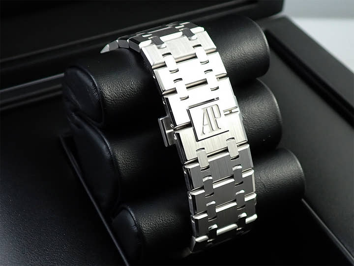 オーデマピゲ ロイヤルオーク クロノグラフ Ref.26239BC.OO.1220BC.01 ホワイトゴールド ブルー文字盤