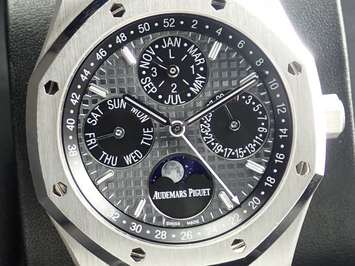 Audemars Piguet Royal Oak Perpetual Calendar <Warranty, Box, etc.>