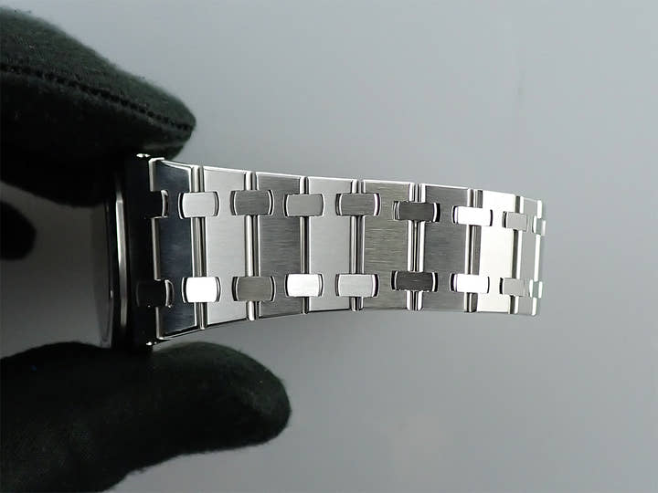 オーデマピゲ ロイヤルオーク クォーツ Ref.56175SP/O/0789ST/01 ステンレススチール/プラチナ ブラック文字盤