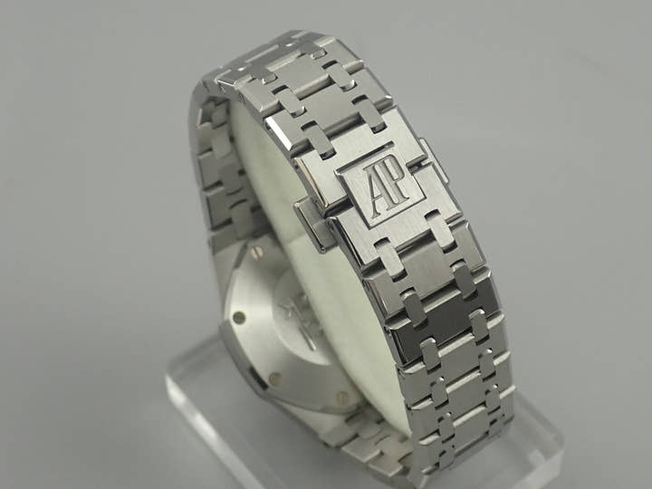 オーデマピゲ ロイヤルオーク クォーツ Ref.67650ST.OO.1261ST.01 ステンレススチール ブラック文字盤
