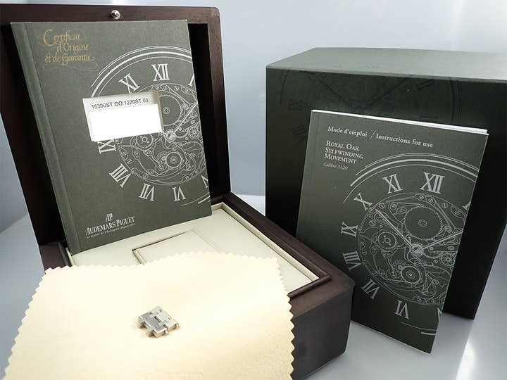Audemars Piguet Royal Oak Ref. 15300ST.OO.1220ST.03 Stainless Steel Black Dial