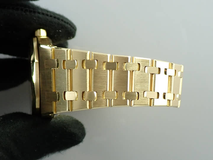 オーデマピゲ ロイヤルオーク Ref.15000BA.OO.0789BA.08 イエローゴールド シルバー文字盤