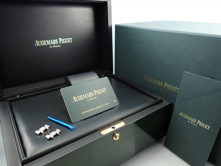 オーデマピゲ ロイヤルオーク パーペチュアルカレンダー Ref.26615TI.OO.1220TI.01 チタン サーモン文字盤