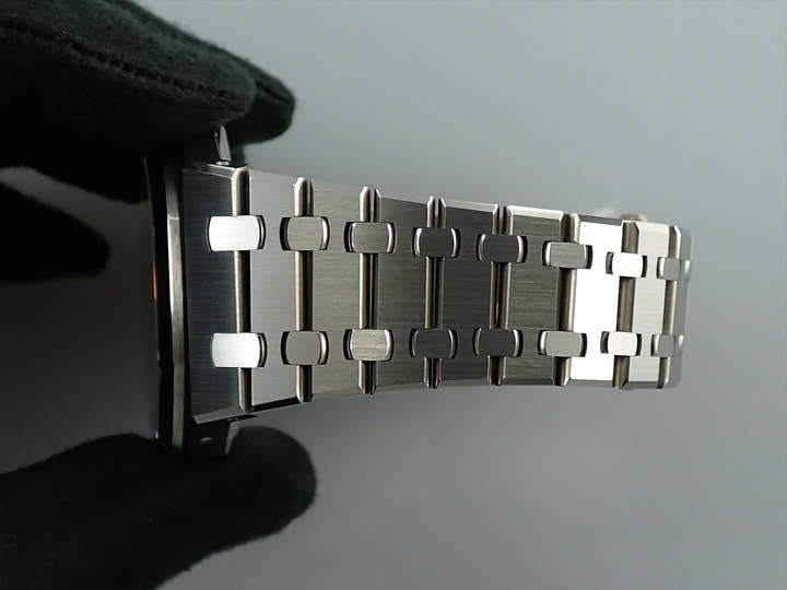 オーデマピゲ ロイヤルオーク パーペチュアルカレンダー Ref.26615TI.OO.1220TI.01 チタン サーモン文字盤