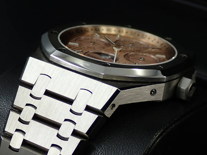 オーデマピゲ ロイヤルオーク パーペチュアルカレンダー Ref.26615TI.OO.1220TI.01 チタン サーモン文字盤