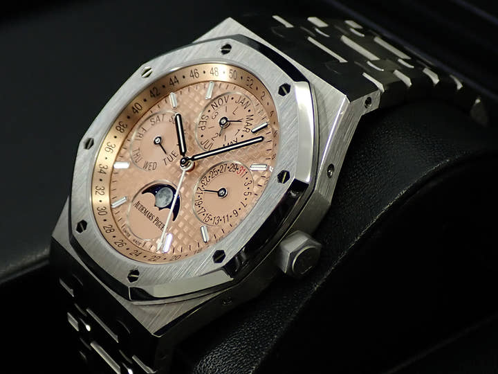 オーデマピゲ ロイヤルオーク パーペチュアルカレンダー Ref.26615TI.OO.1220TI.01 チタン サーモン文字盤