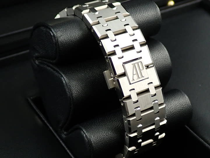 オーデマピゲ ロイヤルオーク パーペチュアルカレンダー Ref.26615TI.OO.1220TI.01 チタン サーモン文字盤