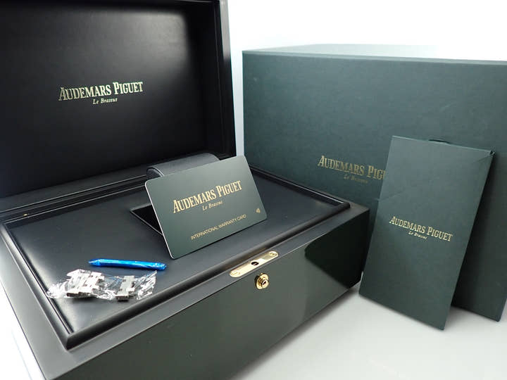 オーデマピゲ ロイヤルオーク パーペチュアルカレンダー Ref.26615TI.OO.1220TI.01 チタン サーモン文字盤