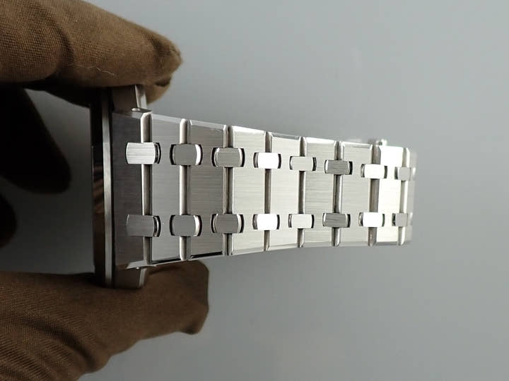 オーデマピゲ ロイヤルオーク Ref.15503BC.OO.1220BC.01 ホワイトゴールド ブルー文字盤