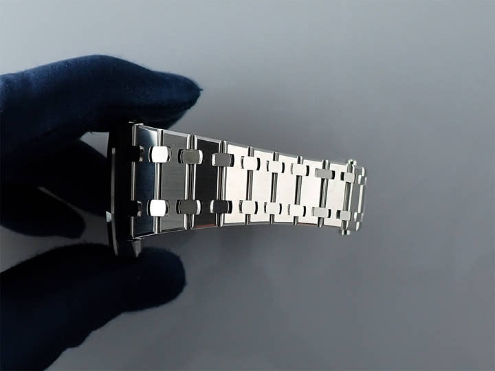 オーデマピゲ ロイヤルオーク ジャンボ エクストラ シン Ref.15202ST.OO.1240ST.01 ステンレススチール ブルー文字盤