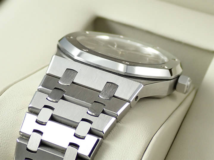 オーデマピゲ ロイヤルオーク Ref.15300ST.OO.1220ST.03 ステンレススチール ブラック文字盤