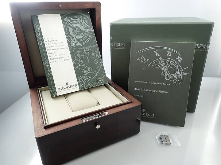 オーデマピゲ ロイヤルオーク Ref.15300ST.OO.1220ST.03 ステンレススチール ブラック文字盤