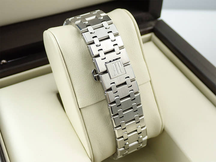 オーデマピゲ ロイヤルオーク Ref.15300ST.OO.1220ST.03 ステンレススチール ブラック文字盤