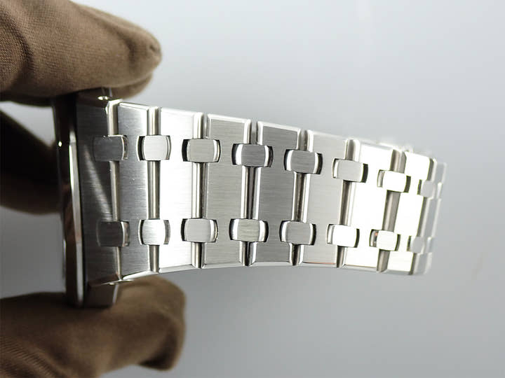 オーデマピゲ ロイヤルオーク Ref.15300ST.OO.1220ST.03 ステンレススチール ブラック文字盤