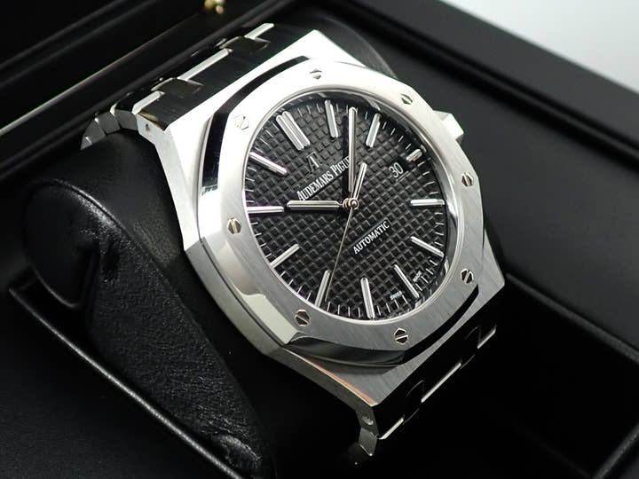 オーデマピゲ ロイヤルオーク Ref.15400ST.OO.1220ST.01 ステンレススチール ブラック文字盤