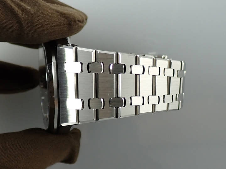 オーデマピゲ ロイヤルオーク Ref.15400ST.OO.1220ST.01 ステンレススチール ブラック文字盤