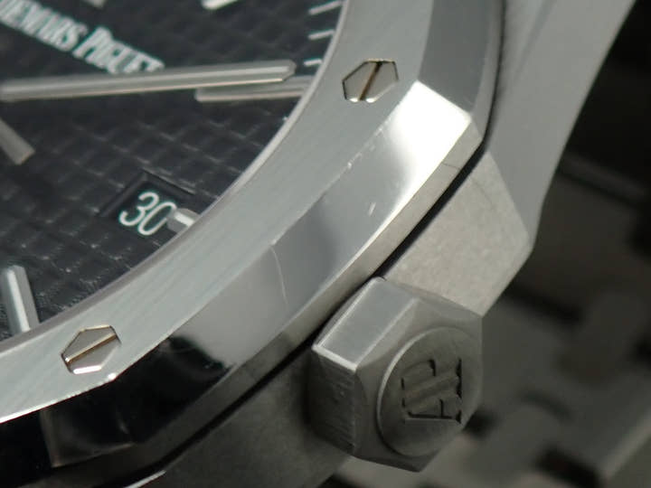 オーデマピゲ ロイヤルオーク Ref.15400ST.OO.1220ST.01 ステンレススチール ブラック文字盤