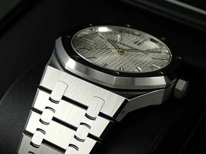 オーデマピゲ ロイヤルオーク Ref.15510ST.OO.1320ST.08 ステンレススチール シルバー文字盤