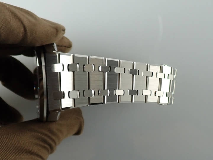 オーデマピゲ ロイヤルオーク Ref.15510ST.OO.1320ST.08 ステンレススチール シルバー文字盤