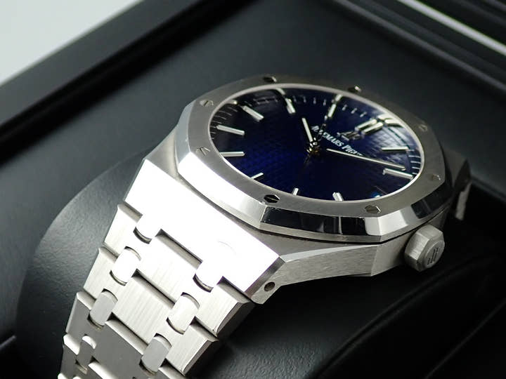 オーデマピゲ ロイヤルオーク Ref.15503BC.OO.1220BC.01 ホワイトゴールド ブルー文字盤