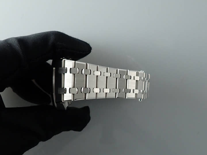 オーデマピゲ ロイヤルオーク Ref.15503BC.OO.1220BC.01 ホワイトゴールド ブルー文字盤