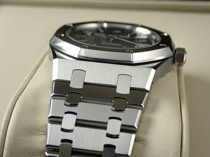 オーデマピゲ ロイヤルオーク Ref.15300ST.OO.1220ST.02 ステンレススチール ブルー文字盤