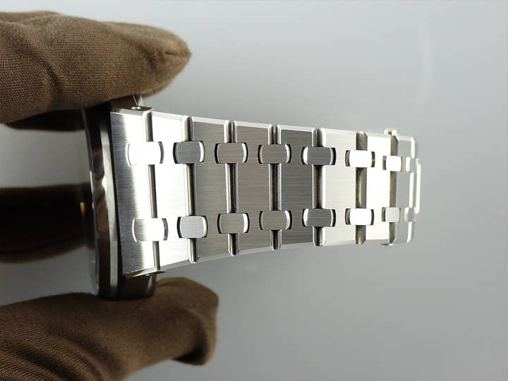 オーデマピゲ ロイヤルオーク Ref.15500ST.OO.1220ST.03 ステンレススチール ブラック文字盤