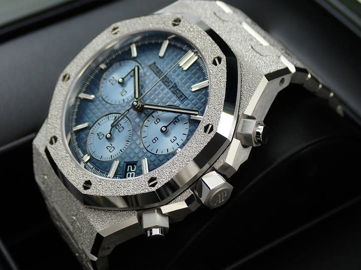 オーデマピゲ ロイヤルオーク フロステッドゴールド クロノグラフ Ref.26240BC.GG.1324BC.02 ホワイトゴールド スモークブルー文字盤