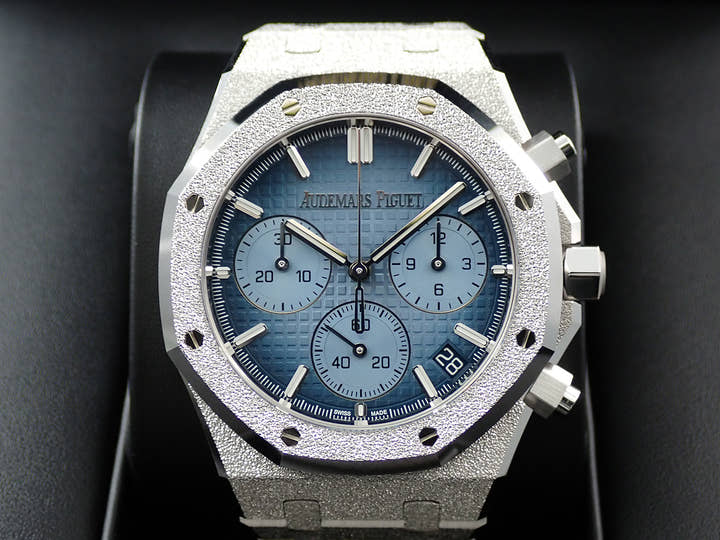 オーデマピゲ ロイヤルオーク フロステッドゴールド クロノグラフ Ref.26240BC.GG.1324BC.02 ホワイトゴールド スモークブルー文字盤