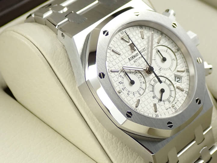 オーデマピゲ ロイヤルオーク クロノグラフ Ref.25860ST.OO.1110ST.05 ステンレススチール ホワイト文字盤
