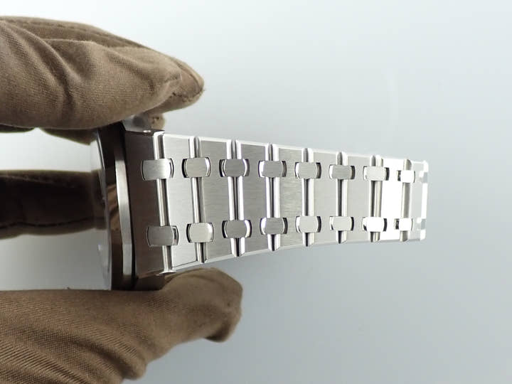 オーデマピゲ ロイヤルオーク クロノグラフ Ref.25860ST.OO.1110ST.05 ステンレススチール ホワイト文字盤