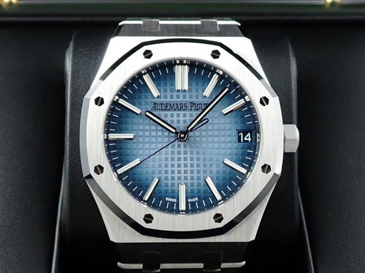 オーデマピゲ ロイヤルオーク Ref.15510BC.OO.1320BC.02 ホワイトゴールド スモークブルー文字盤